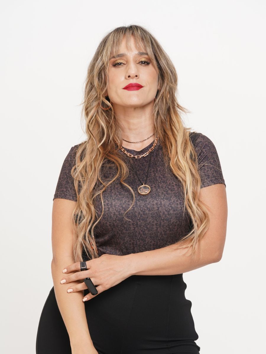 Camiseta Cuello Redondo Felina